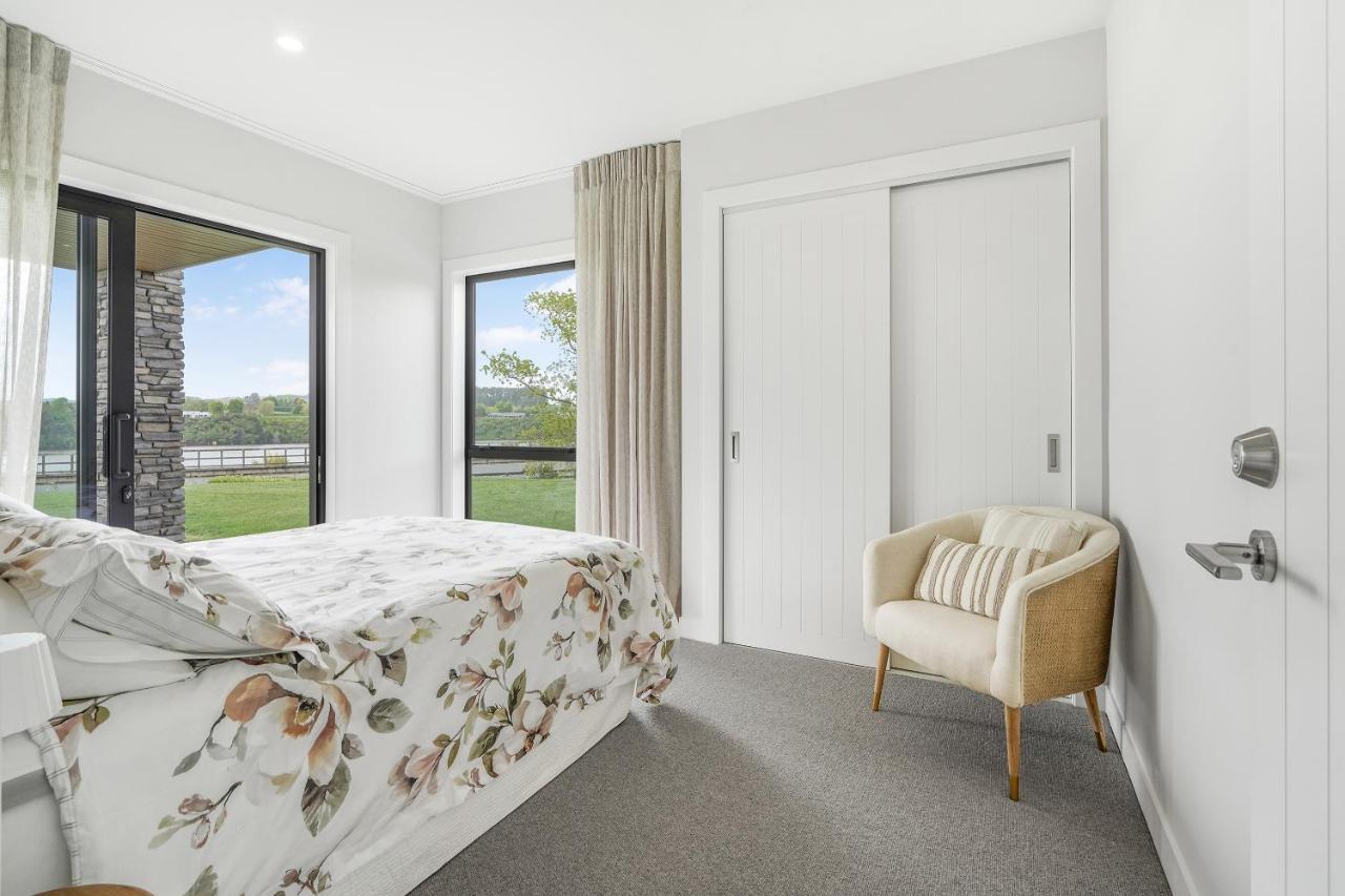 Lakeside Karapiro Downstairs Apartment ケンブリッジ エクステリア 写真