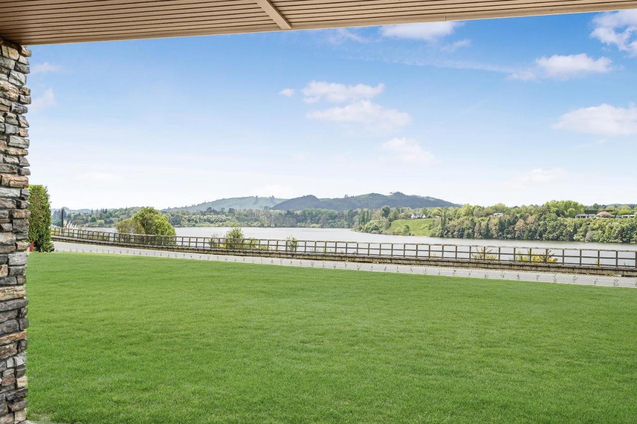 Lakeside Karapiro Downstairs Apartment ケンブリッジ エクステリア 写真