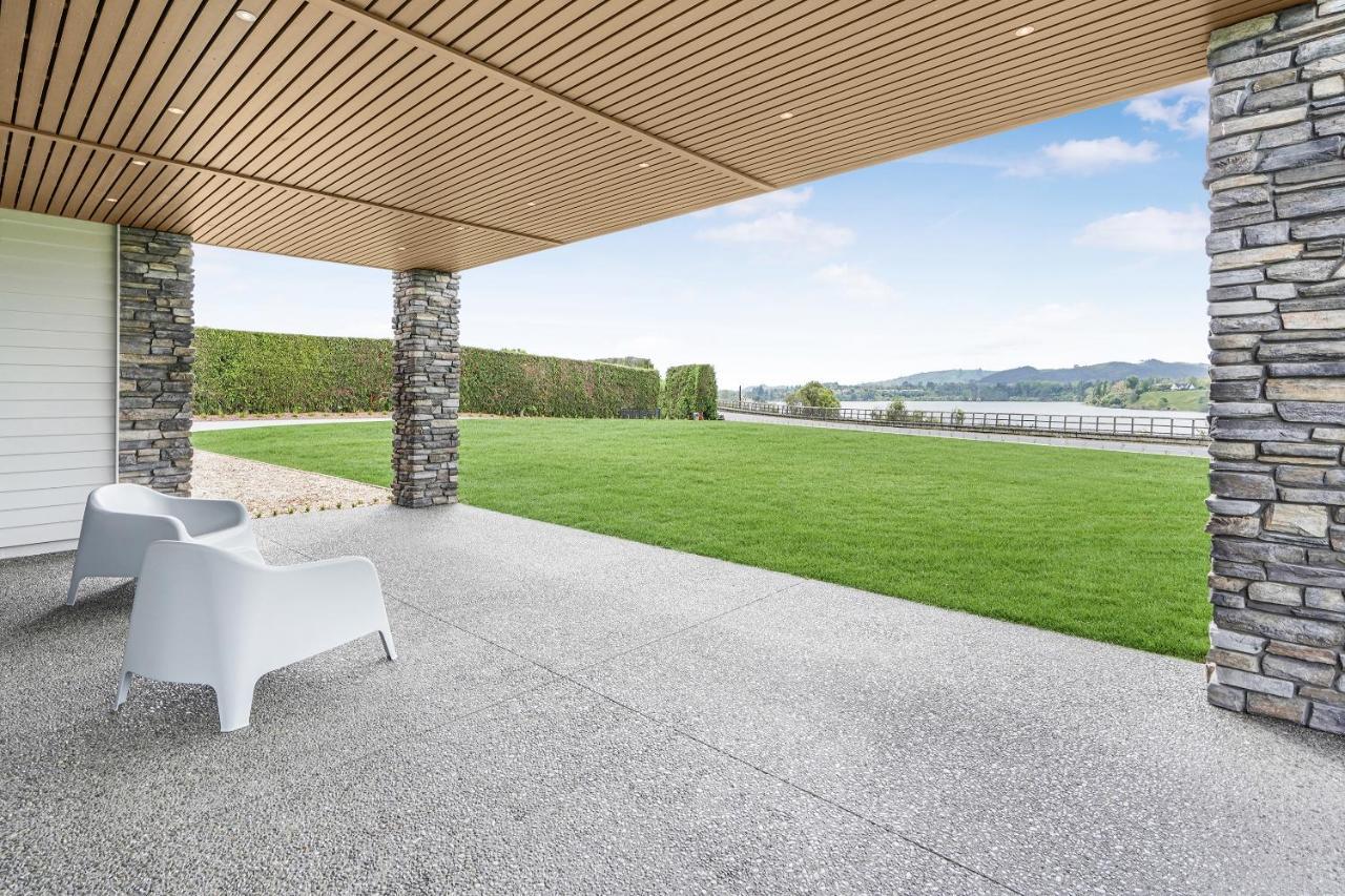 Lakeside Karapiro Downstairs Apartment ケンブリッジ エクステリア 写真
