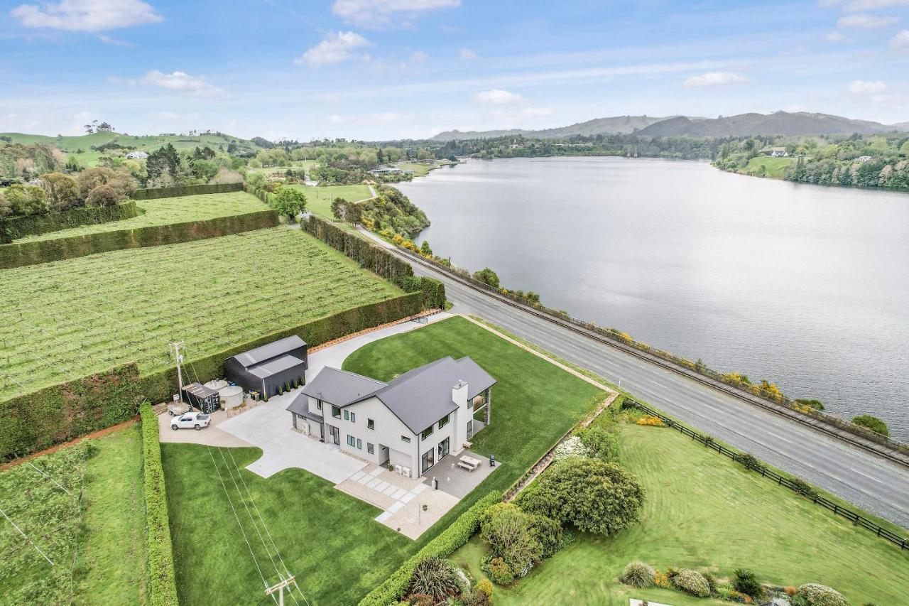 Lakeside Karapiro Downstairs Apartment ケンブリッジ エクステリア 写真